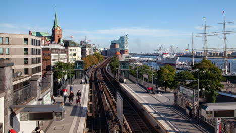Hamburg-Skyline-&-Elevated-Railway-Scene
